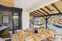 Location trois ilets 8 personnes martinique - table à manger